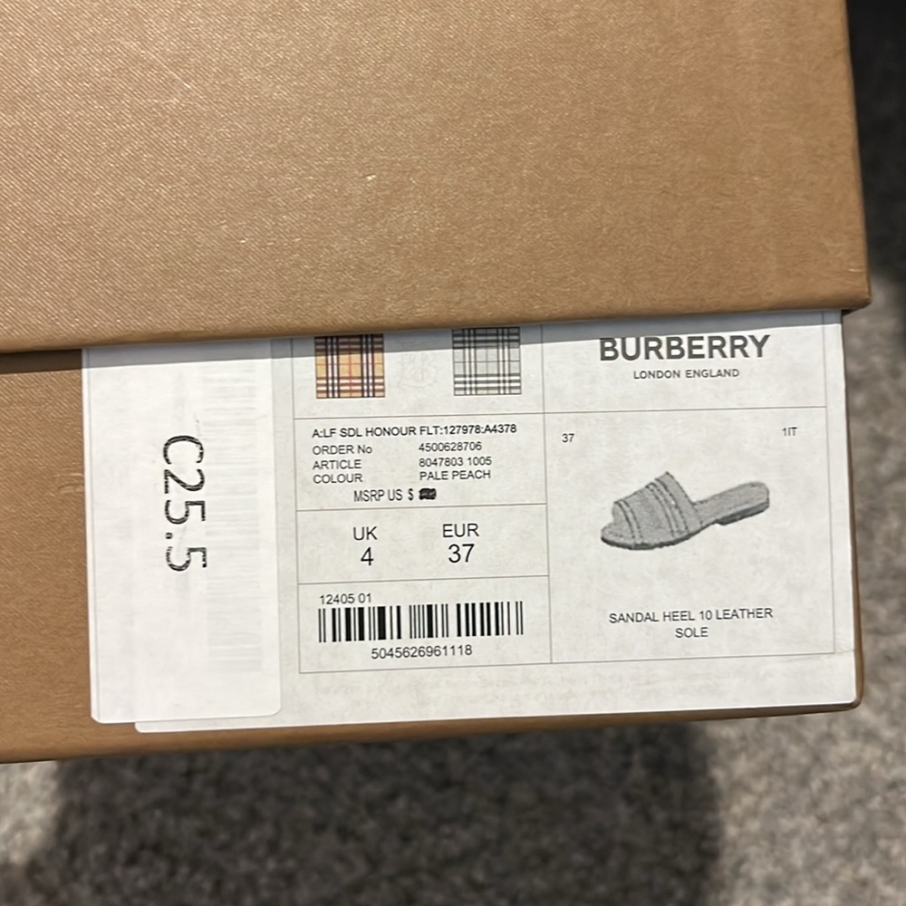 Burberry Cream Sandals with Open Toe and Padded Straps - Picture 6 of 10